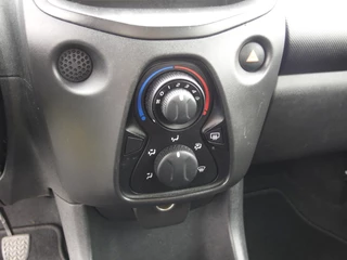 Peugeot 108 LED / RADIO / NL AUTO / 5 DRS - afbeelding nr 9