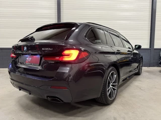 BMW 5 Serie HEAD-UP/LASER/ACC/TREKHAAK/360CAMERA/ALCANTARA/KEYLESS/SHADOW-LINE/DRIVING ASS PRO/SFEER/STUUR+STOELVERWARMING/LIVE COCKPIT/M-AERODYNAMIC/SOPHISTOGRAU/VOLLEDIG BMW DEALER HISTORIE - afbeelding nr 6