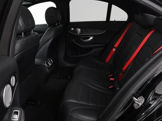 Mercedes-Benz C-Klasse Mercedes-Benz C-klasse 180 Business Solution AMG | Panoramadak | Leder | Stoelverwarming | Cruise control | 360 Camera | Elektrische achterklep | Carplay | Burmester - afbeelding nr 7