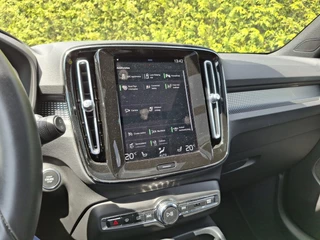 Volvo XC40 Volvo XC40 B5 AWD R-Design Panoramadak | Trekhaak | H&K Audio | 360 Camera | - afbeelding nr 24