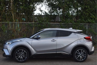 Toyota C-HR | NL-Auto | JBL | Afn.haak | Camera | Keyless | Stoelverw | Nav | DAB | LM-Velgen - afbeelding nr 3