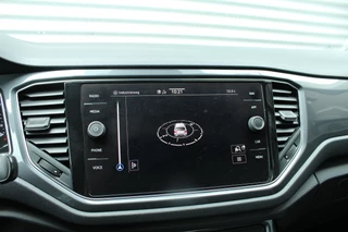 Volkswagen T-Roc Clima Cruise Navi Carplay Camera 17