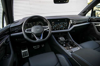 Volkswagen Touareg Volkswagen Touareg R 3.0 TSi eHybrid 4MOTION | Nieuw | Vol opties | Panodak | Dynaudio | Massage | Trekhaak | 22 inch | 5 jaar garantie | - afbeelding nr 4