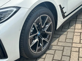 BMW i4 BMW I4 EDrive40 84 kWh M Sport 50 Jahre 5d PANO - afbeelding nr 33