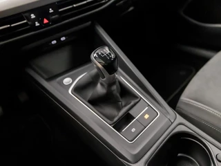 Volkswagen Golf Volkswagen Golf 1.0 TSI Sport (APPLE CARPLAY, GROOT NAVI, MEMORY SEATS, ALCANTARA, CAMERA, SPORTSTOELEN, KEYLESS, LM VELGEN, LED KOPLAMPEN, NIEUWSTAAT) - afbeelding nr 10