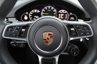 Porsche Cayenne Porsche Cayenne 3.0 E-Hybrid / Trekhaak / Panoramadak / 360Camera / Head-up / 21'' / Keyless / Bose / Sportchrono / Softclose / Stuurverwarming / Leder / Cruise Control - afbeelding nr 32