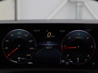 Mercedes-Benz A-Klasse Mercedes-Benz A-klasse 180d AMG | 36.600km NAP | Panoramadak | Stoelverwarming | Carplay | Camera | Full LED | Navigatie | Leder/Alcantara | Widescreen - afbeelding nr 31