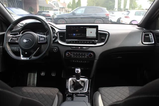 Kia Ceed Sportswagon Kia Ceed Sportswagon 1.5 T-GDi GT-Line / Camera / Apple CarPlay / Keyless / 17'' / Stuurverwarming / Getint glas / DAB / Stoelverwarming - afbeelding nr 2