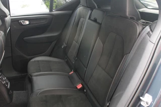 Volvo XC40 Volvo XC40 T5 Recharge R-Design | Parkeercamera | Glossy Black | Keyless - afbeelding nr 18