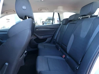 Škoda Octavia Skoda Octavia Combi 1.0 e-TSI Business Edition|Trekhaak|Stuurwielverwarming| Android auto |Apple Carplay| - afbeelding nr 7