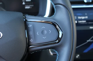 Lynk & Co 01 Clima Cruise Navi 360 Camera Panoramadak 20