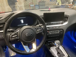 Kia Ceed Sportswagon Kia Ceed Sportswagon 1.6 GDI PHEV ExecutiveLine | Panoramadak | Stoelverwarming / Stoelventilatie| Camera | Navigatie | Adaptive cruise control - afbeelding nr 4