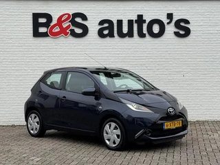 Toyota Aygo Toyota Aygo 1.0 VVT-i x-play Airco Camera Bluetooth Media player Nieuwe 4 seizoenen banden - afbeelding nr 11