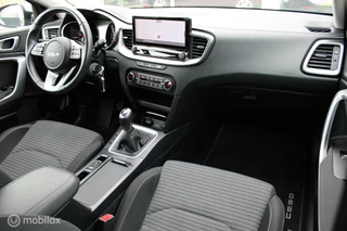 Kia Ceed Sportswagon Kia Ceed Sportswagon 1.5 T-GDi 160 PK DynamicLine, Trekhaak, Clima, Navi, App connect, Pdc + Camera - afbeelding nr 2