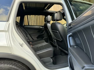 Volkswagen Tiguan Volkswagen Tiguan 1.5 TSI R-line Automaat | Panorama | Leer | LED Verlichting | Actief Demping Systeem | Achteruitrijcamera | Black Style | 20 inch velgen | Elektrische verstelbare stoelen | Afneembare trekhaak - afbeelding nr 34