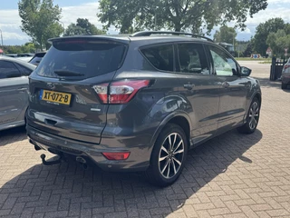 Ford Kuga Ford Kuga 1.5 EcoBoost ST Line / Trekhaak / Camera / Leder&Alcantara / Keyless / 18'' / Navigatie / Getint glas / Xenon / Cruise Control - afbeelding nr 3