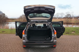 Ford Focus Ford Focus Wagon 1.0 125PK Titanium | Magnetic Grey | Half-leder/Xenon/Winterpack/Trekhaak/Nw.Distributie - BOMVOL! - afbeelding nr 7