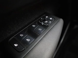 Volvo XC40 Volvo XC40 1.5 T5 Recharge R-Design | Panoramadak | Harman/Kardon | 360 camera | Memorystoelen | Alcantara | - afbeelding nr 27
