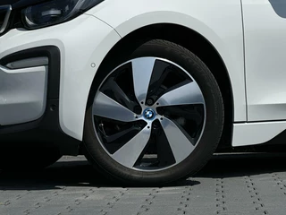 BMW i3 BMW i3 120Ah 42 kWh, PANO, NAVI, CRUISE, LED, ECC-AIRCO, CAMERA, STOELVERWARMING, LICHTMETAAL 18
