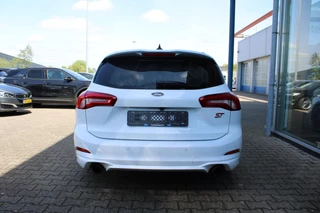 Ford Focus Ford Focus Wagon 2.3 EcoBoost ST-3 | Panoramadak |  Adaptive cruise control | Winter Pack | Camera | Trekhaak | Elektrische achterklep - afbeelding nr 5