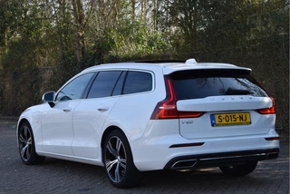 Volvo V60 | Pano.dak | Standkachel | Keyless | Camera | Stuurverwarming | Carplay | Full LED | Historie - afbeelding nr 3