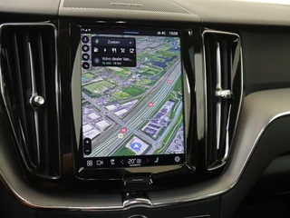 Volvo XC60 Volvo XC60 T8 AWD Plus Dark | Panoramadak | 360° Camera | Dodehoekdetectie - afbeelding nr 25
