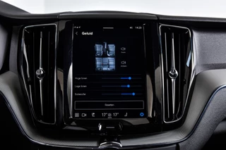 Volvo XC60 | S/K-Panodak | Dig. Cockpit | Adapt. Cruise | Memory Stoelen | Elek. Klep | Stoel-+stuurverw. | Camera | NAV+App. Connect | LM 19