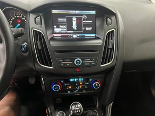 Ford Focus Ford Focus 1.0 ECOB. First Edition, Schuif/kantel, PDC, NAVI, Trekhaak - afbeelding nr 12