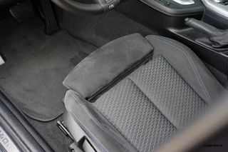 BMW 1 Serie BMW 1-serie M140i LCI2 | Schuifdak | Stuurverwarming | Navi Pro | Alcantara | HiFi Audio| M Sport onderstel | 719M | 5-deurs | - afbeelding nr 46
