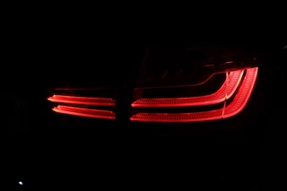 BMW 5 Serie BMW 5-serie Touring 528xi xDrive M Sport / HUD / 2x MEMORY / 360 / H&K / KEYLESS / NAP - afbeelding nr 41