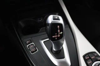 BMW 1 Serie BMW 1-serie 118i Corporate Lease Executive (PARKEERSENSOREN, NAVIGATIE, CRUISE CONTROL, AUTOMAAT, NL-AUTO) - afbeelding nr 20