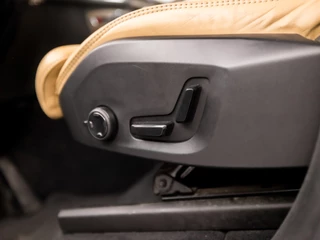 Volvo XC90 408Pk Automaat (PANORAMADAK, LUCHTVERING, APPLE CARPLAY, BOWERS&WILKINS, MEMORY SEATS, COGNAC LEDER, HEAD-UP DISPLAY, KEYLESS, GETINT GLAS, 360 CAMERA, ZWART HEMEL, NIEUWSTAAT) - afbeelding nr 29