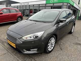 Ford Focus - 398774184-0