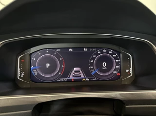 Volkswagen Tiguan Volkswagen Tiguan 1.5 TSI R-Line Bns+ | PANO | CAMERA | TREKHAAK | NAVI - afbeelding nr 33