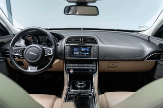 Jaguar XE Jaguar XE 2.0 D Pure Leder Panorama - afbeelding nr 8