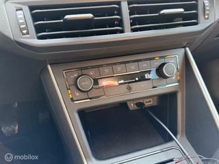 Volkswagen Polo Volkswagen Polo 1.0 TSI Highline, 16” LMV, CarPlay, stoel V - afbeelding nr 16
