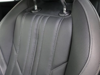 Peugeot 408 Peugeot 408 1.6 Plug-in Hybrid GT 180 | Leder | Navi | 360° Camera | Focal - afbeelding nr 9