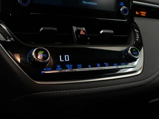 Toyota Corolla Touring Sports Toyota Corolla Touring Sports 1.8 Hybrid Business Plus Sport (APPLE CARPLAY,NAVI,CAMERA,CRUISE,CLIMATE,PDC,LED,DAB,SPORTSTOELEN) - afbeelding nr 17