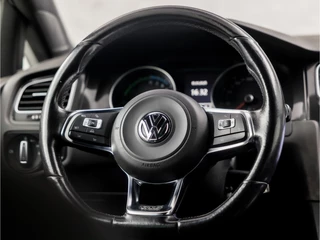 Volkswagen Golf 204Pk Automaat (APPLE CARPLAY, NAVIGATIE, CLIMATE, PARKEERSENSOREN, LED KOPLAMPEN, GETINT GLAS, SPORTSTOELEN, ZWART HEMEL, CRUISE, NIEUWE APK, NIEUWSTAAT) - afbeelding nr 18