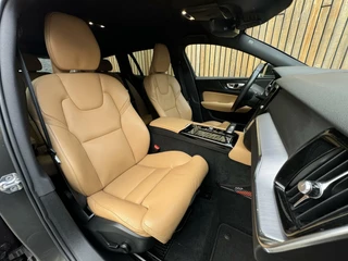 Volvo V60 Volvo V60 2.0 T6 Twin Engine AWD 253pk | Comfortstoelen leer | Stoelverwarming | Navigatiesysteem | Trekhaak uitklapbaar | 18 inch lichtmetalen velgen | Apple CarPlay | LED verlichting | Getint glas achter | Parkeersensoren achter - afbeelding nr 30