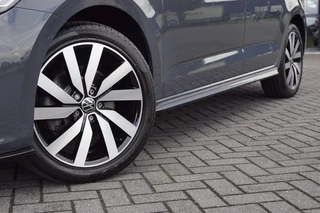 Volkswagen Touran Volkswagen Touran 1.5 TSI DSG R-Line / 7Pers./Panodak /trekhaak wegkl./ACC/Side-as - afbeelding nr 6