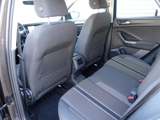 Volkswagen T-Roc Volkswagen T-Roc 1.0 TSi Style I NL-Auto I Airco I Cruise I Android/Apple I Trekhaak I - afbeelding nr 9