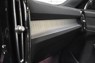 Volvo XC40 Volvo XC40 T2 129pk Aut. Business Pro | Trekhaak | 19