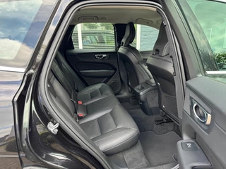 Volvo XC60 Volvo XC60 2.0 D4 Autom. MOMENTUM PRO + Leder + Navi + 19 inch Lmv - 2020! - afbeelding nr 10