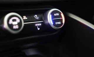 Alfa Romeo Giulia Alfa Romeo GIULIA 2.0 T GME AWD Tributo Italiano / FACELIFT / Digital Cockpit / Acc / HK / Leder / Elek Stoelen / Camera / 19 Inch - afbeelding nr 25