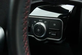 Mercedes-Benz A-Klasse Mercedes A-klasse 220 AMG Automaat 191 PK |PANORAMADAK, WIDESCREEN, 360 CAMERA, NIGHT PAKKET, STOELVERWARMING, PDC, LED| - afbeelding nr 22