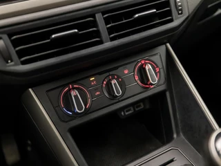 Volkswagen Polo Volkswagen Polo 1.0 TSI Sportline (APPLE CARPLAY, GETINT GLAS, PARKEERSENSOREN, SPORTSTOELEN, ADAPTIVE CRUISE, LED ACHTERLICHTEN, NIEUWE APK, NIEUWSTAAT) - afbeelding nr 9