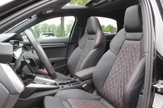 Audi A3 Audi A3 Limousine 30 TFSI S edition / Panoramadak / Camera / Head-up / Luxe Leder / B&O / Carbon spoiler / Dodehoek / Navigatie / ACC / DAB - afbeelding nr 4