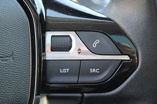 Peugeot 208 Peugeot 208 1.2 PureTech Allure Carplay/Pano 