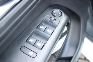 Citroën C5 Aircross Citroen C5 Aircross 1.6 Plug-in 225PK Hybrid BUSINESS | NAVIGATIE | APPLE CARPLAY/ANDROID AUTO | KEYLESS ENTRY/START | LED KOPLAMPEN | DODEHOEK DETECTIE | LICHTMETALEN VELGEN 18